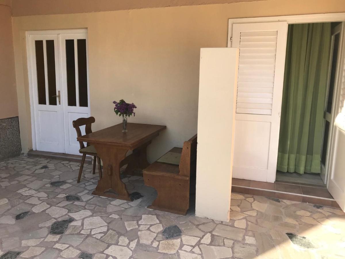 Double Rooms With Terrace Tomica Baška Екстериор снимка