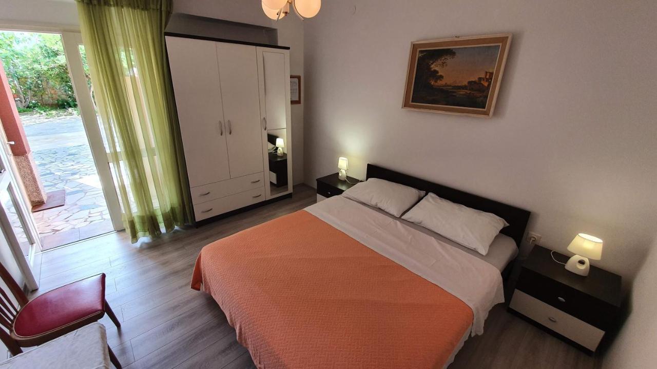 Double Rooms With Terrace Tomica Baška Екстериор снимка