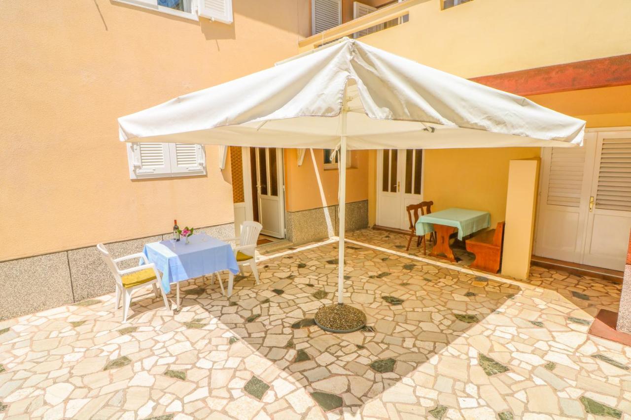 Double Rooms With Terrace Tomica Baška Екстериор снимка