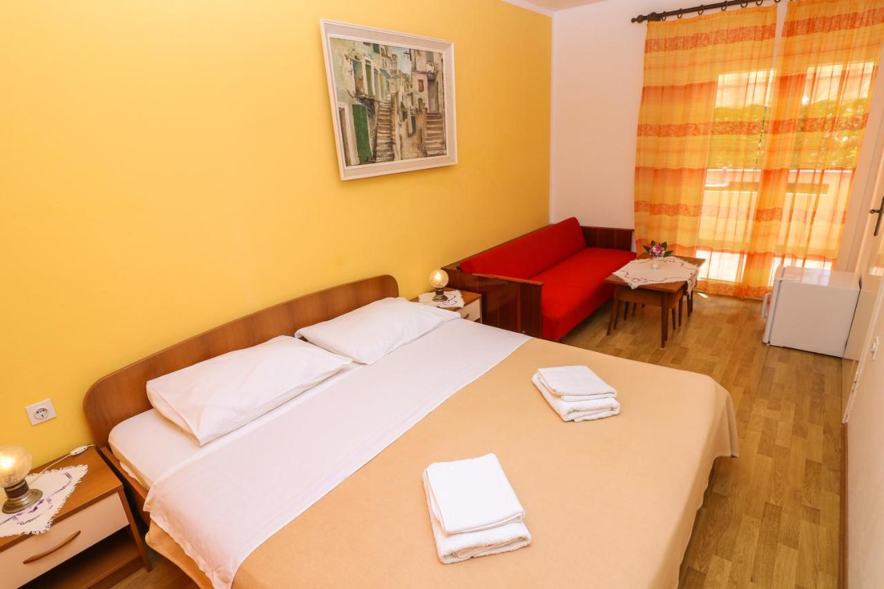 Double Rooms With Terrace Tomica Baška Екстериор снимка